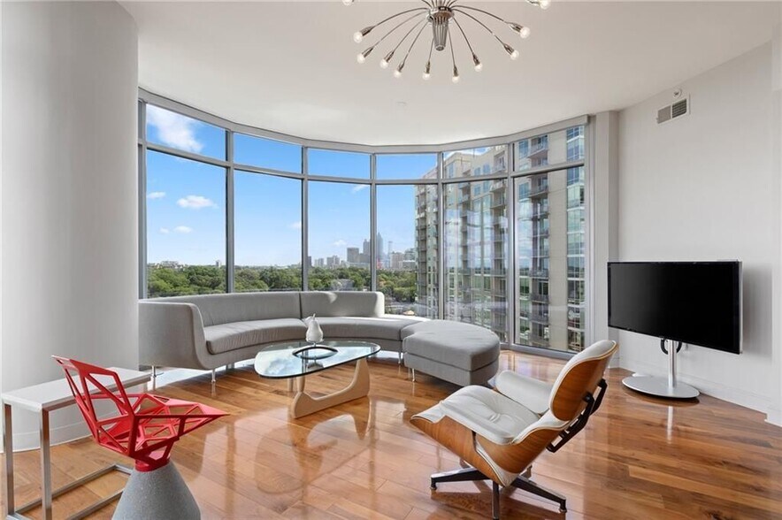 Building Photo - 222 12th St NE