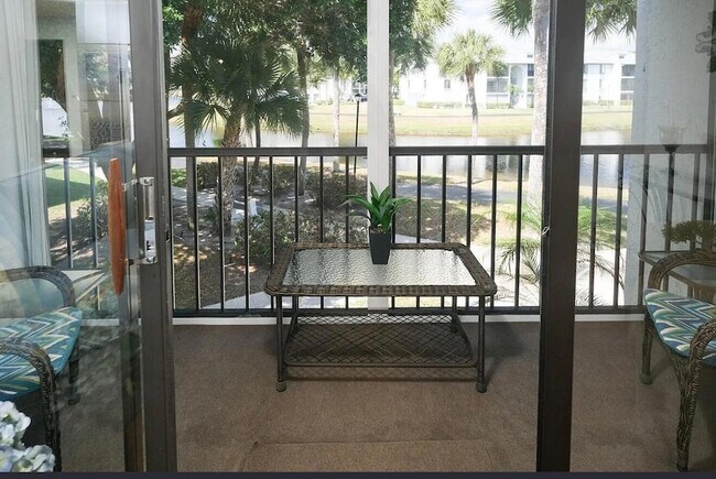 Building Photo - 1014 Green Pine Blvd