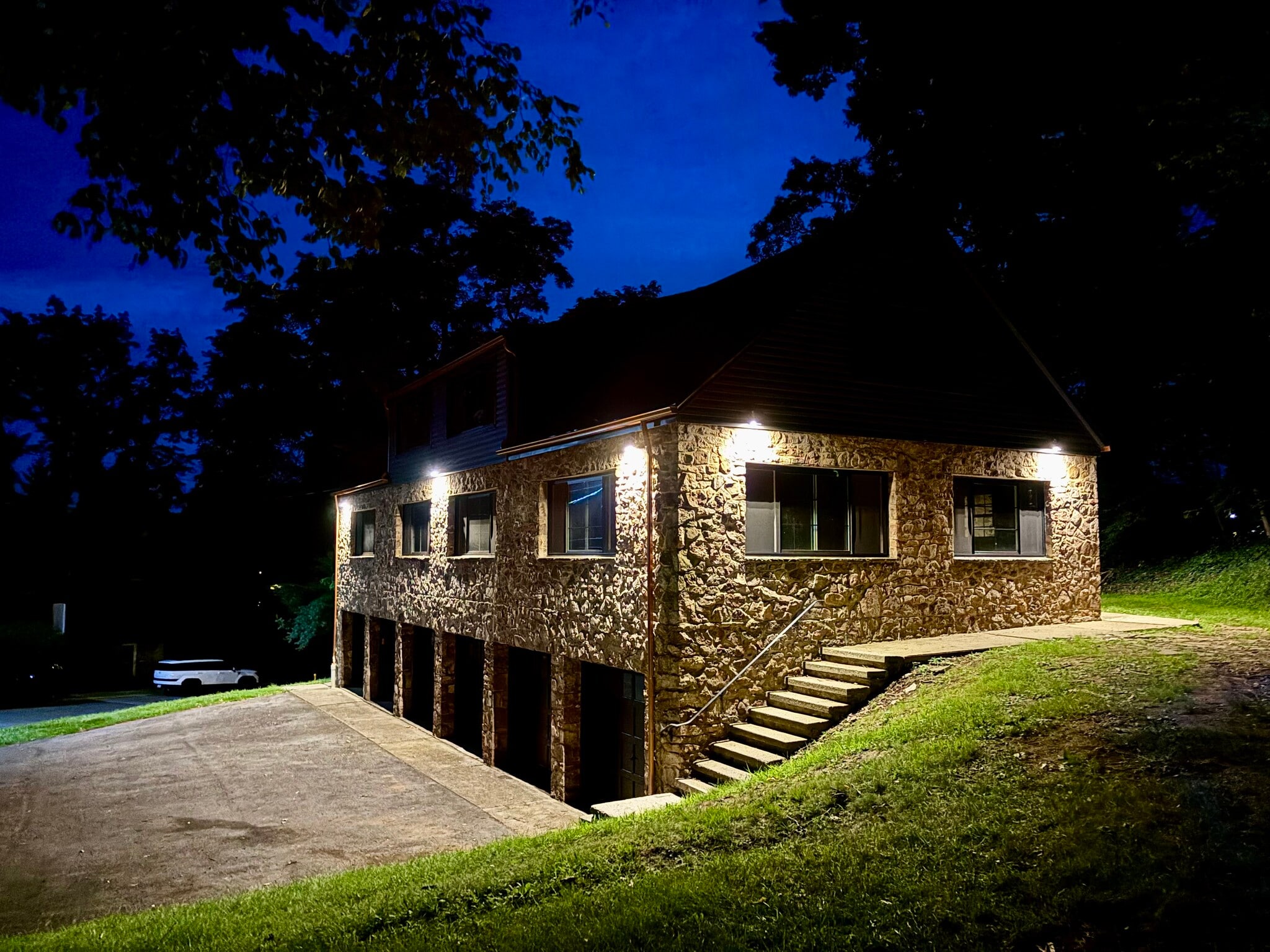 Building Photo - 101 41st St