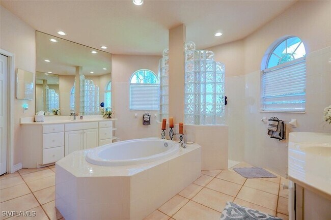 Building Photo - 5613 Harbour Cir