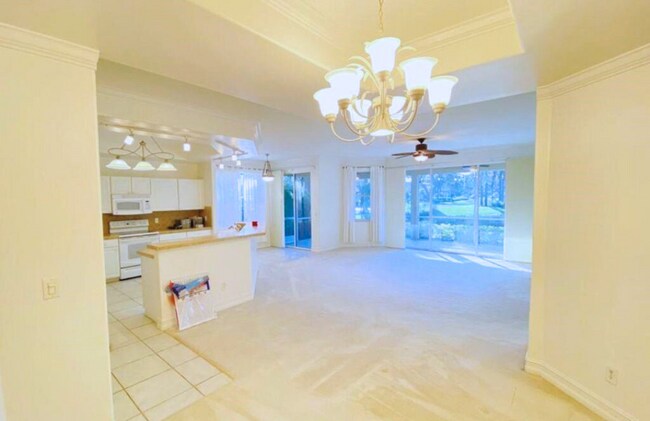 Building Photo - WCR CONDO