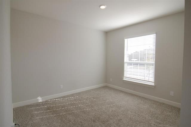 Building Photo - 910 Emerson Dr