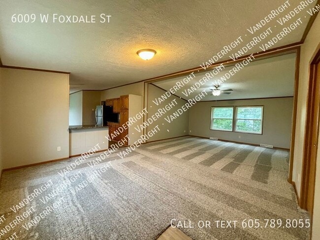 Building Photo - 6009 W Foxdale St