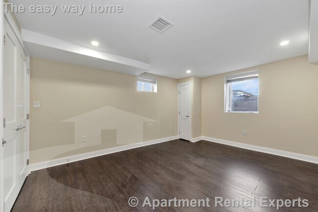 Building Photo - 43 Wright Ave