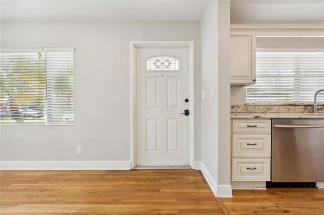 Building Photo - 4508 S Lois Ave