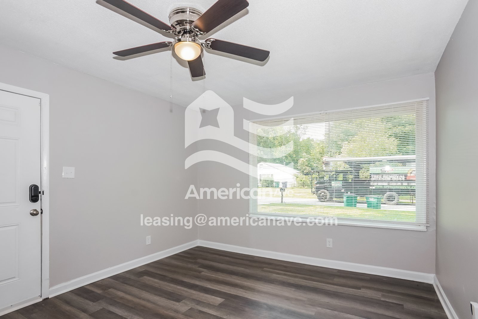 Building Photo - 715 Schroder Ave NE