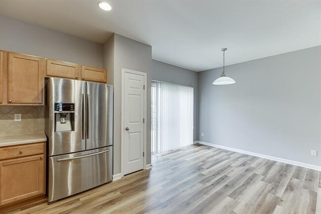 Building Photo - 805 Tulip Poplar Way