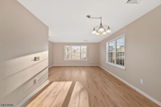 Building Photo - 110-PT112 Redwood Ave