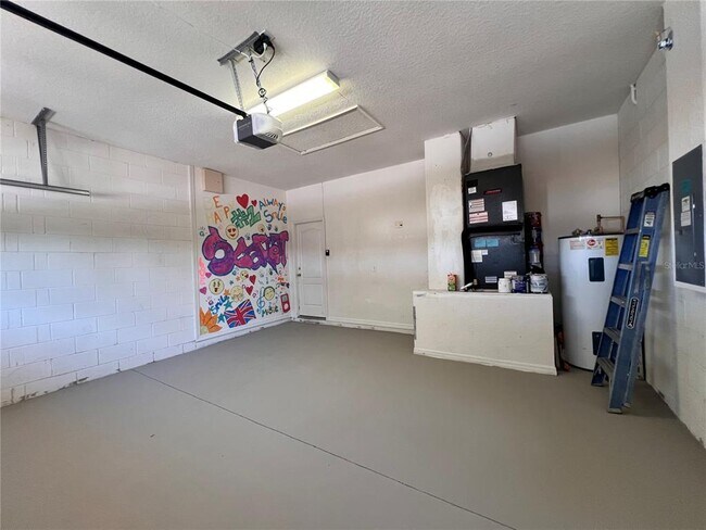 Building Photo - 1161 N Hampton Dr
