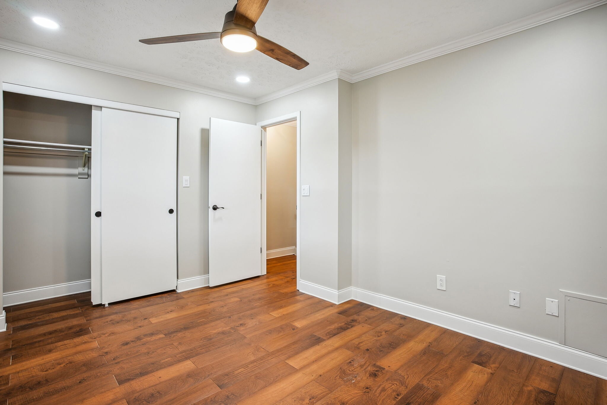 Building Photo - 700 Alta View Ct