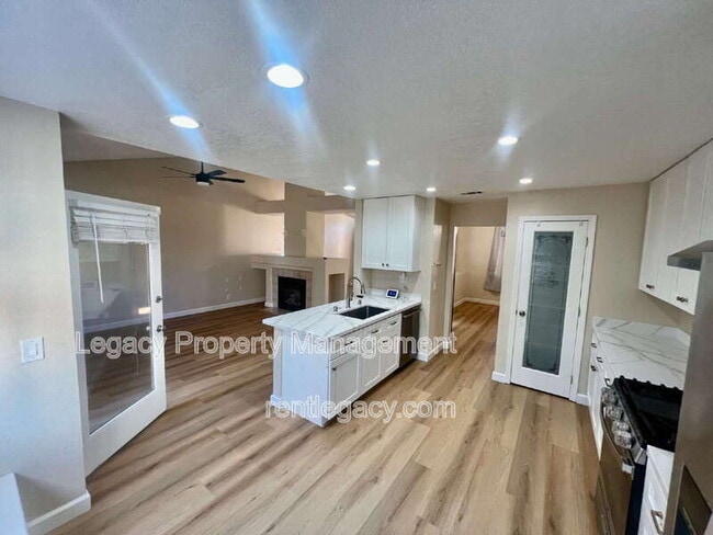 Building Photo - 413 Donaldson Ct