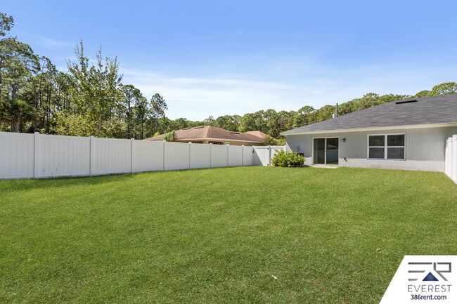 Building Photo - 8 Ullman Ct