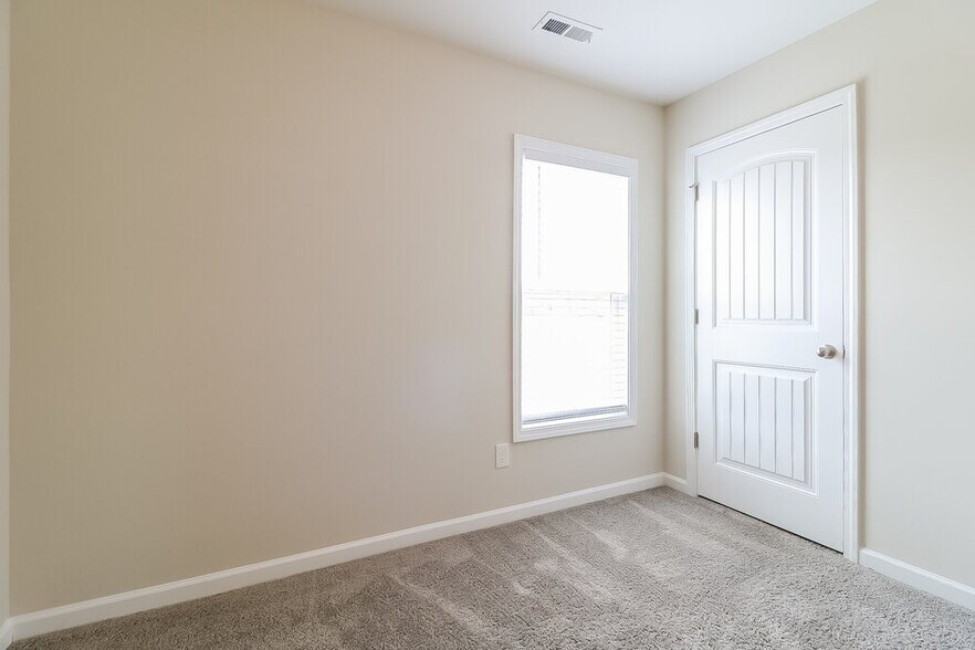 Building Photo - 113 Pumpkin Hill Ridge