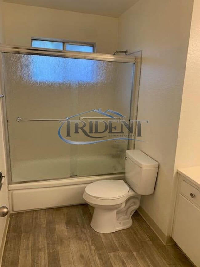 Building Photo - This is a cute updated 3 bedroom 2 bath house