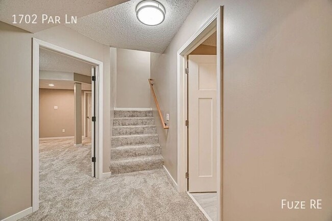 Building Photo - 1702 Par Ln