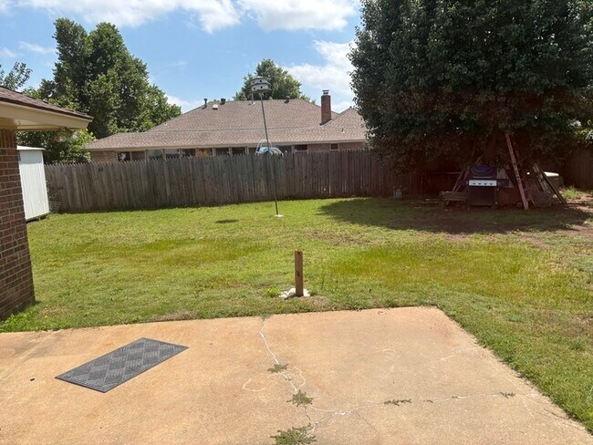 Building Photo - Large Home in NW. OKC, . Putnam City Schools