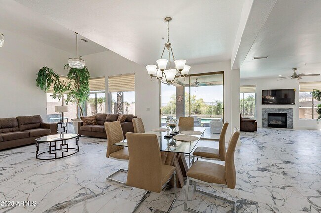 Building Photo - 11525 E Desert Willow Dr