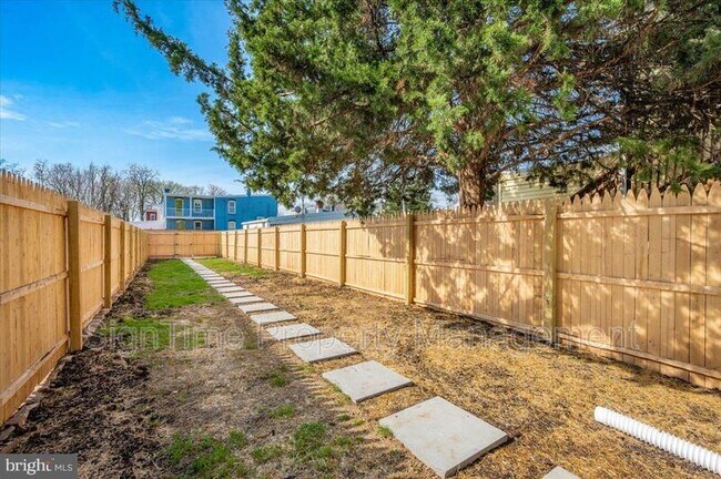 Building Photo - 138 E South St