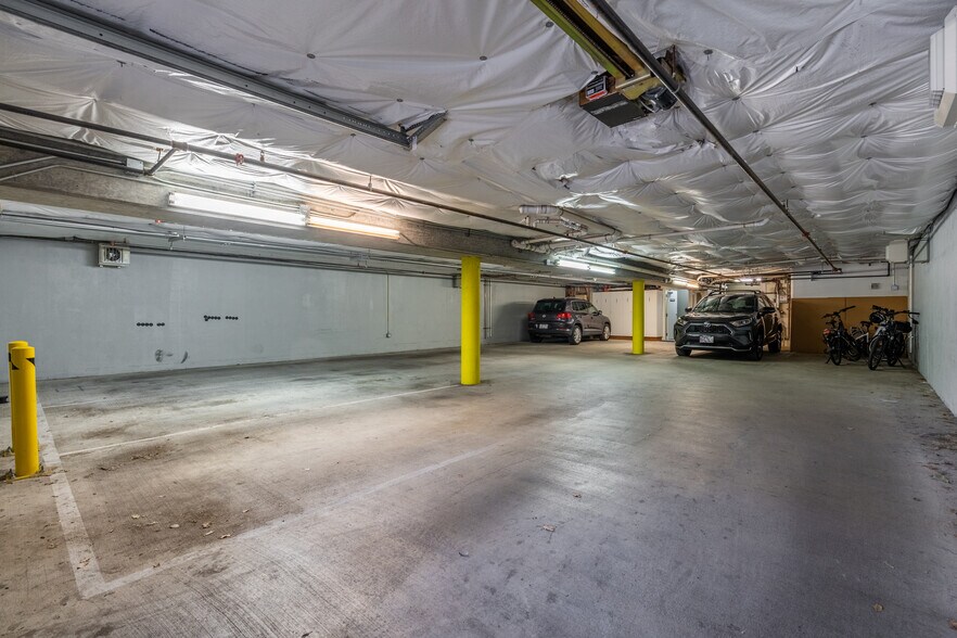 3 parking Spcs - 2731 Boylston Ave E