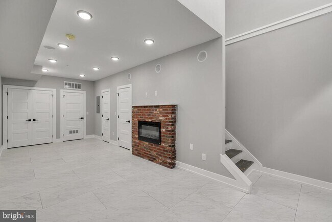 Building Photo - 1617 Brown St