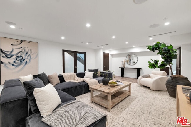 Building Photo - 3116 Elvido Dr