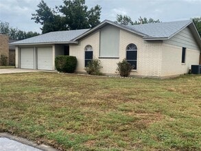 Building Photo - 1806 Sierra Dr