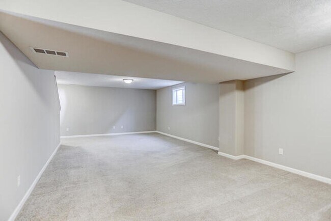 Building Photo - Beautiful 5 bed home with New Fence and Finished Basement -  Mahomet - AVAILABLE NOW