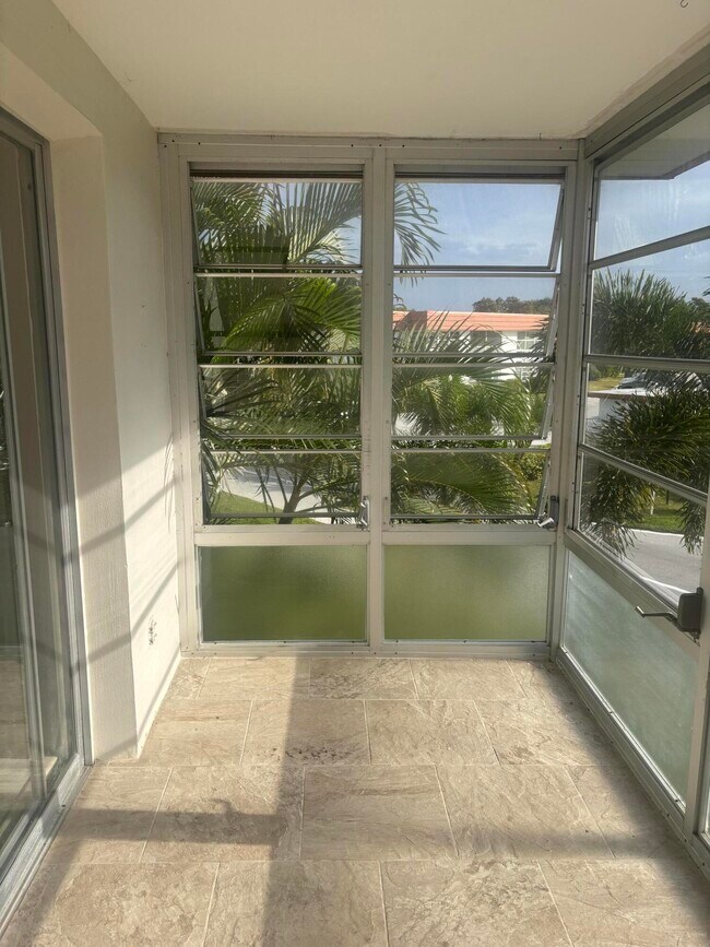 Building Photo - 2600 SE Ocean Blvd