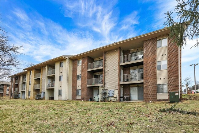 Building Photo - 3771 Cornell Dr