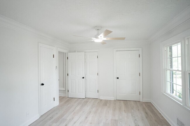 Building Photo - 3120 Edinburgh Dr