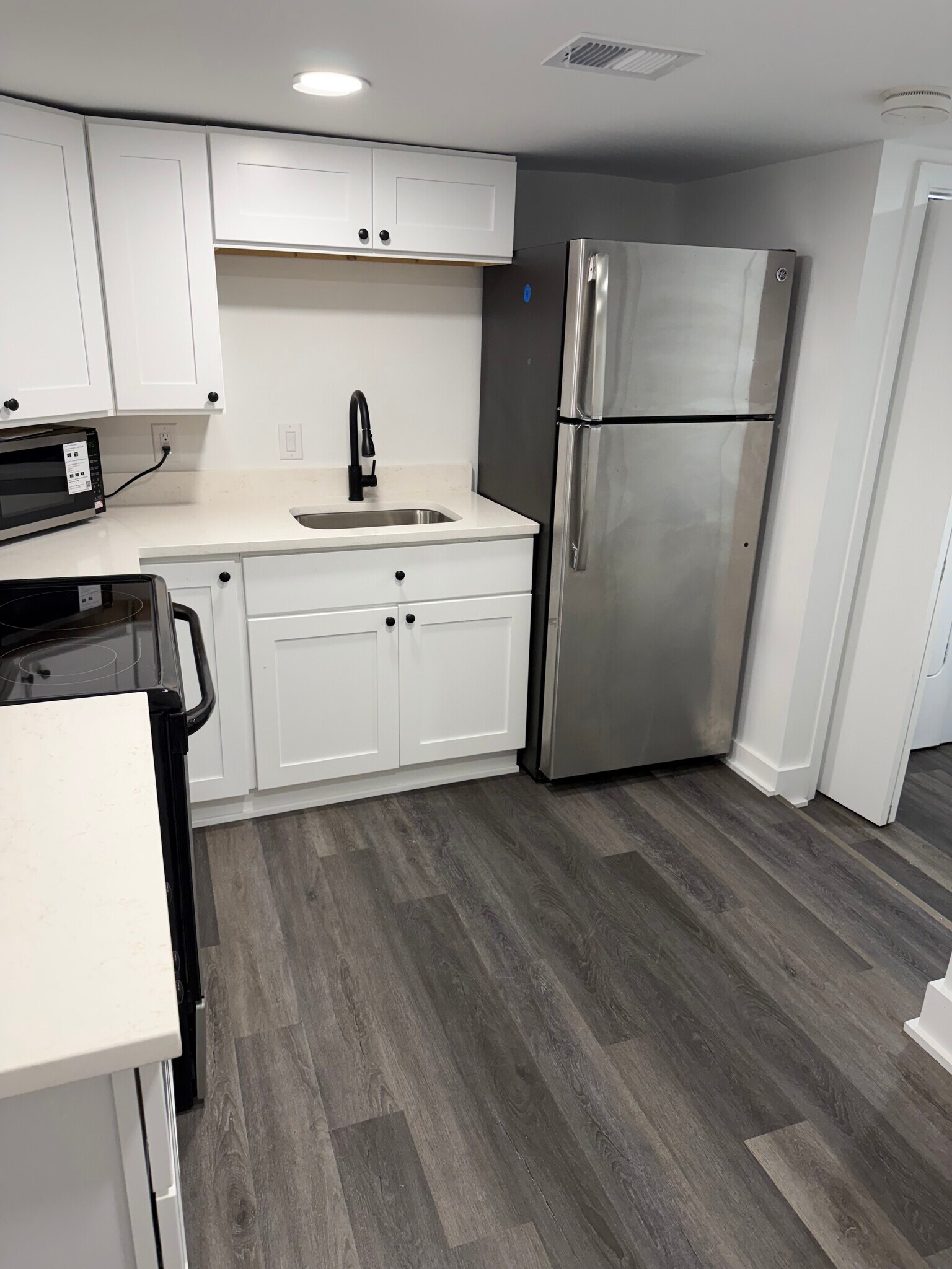 Building Photo - 710 N Luzerne Ave