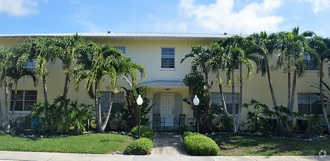 Building Photo - Bradenton Palms