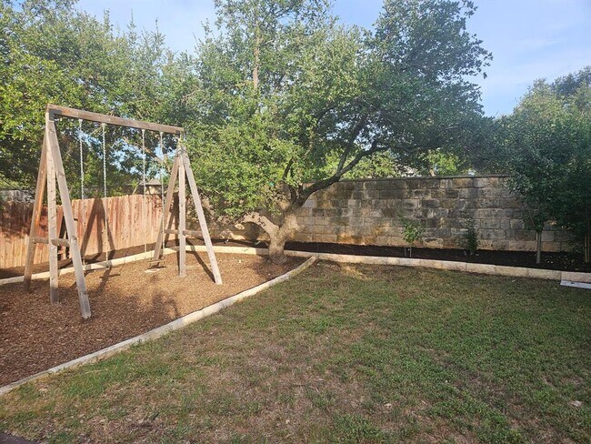 Building Photo - 16916 Brayton Park Dr