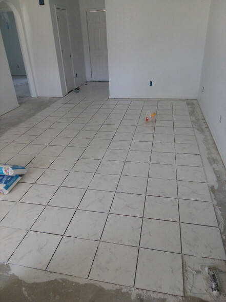 Building Photo - 4305 Hank Dr