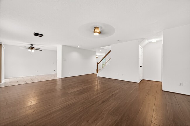 Building Photo - 8839 Aspen Meadow Dr