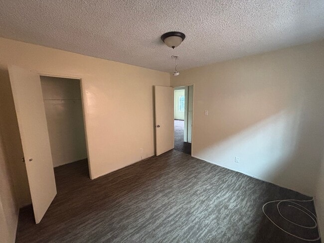 Building Photo - 229 E 89th St