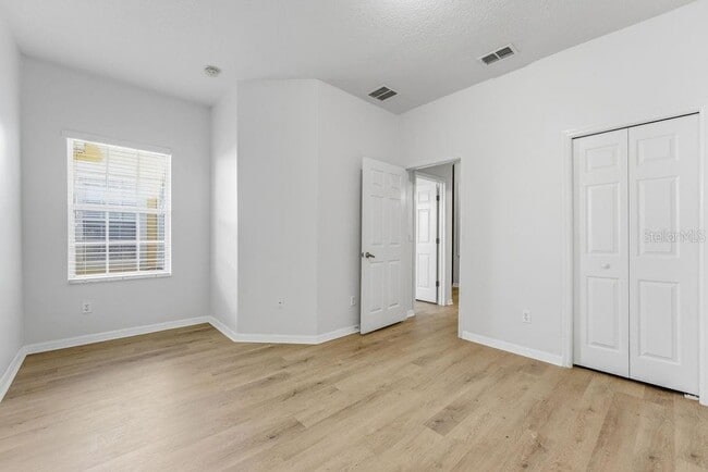 Building Photo - 2795 Oakwater Dr