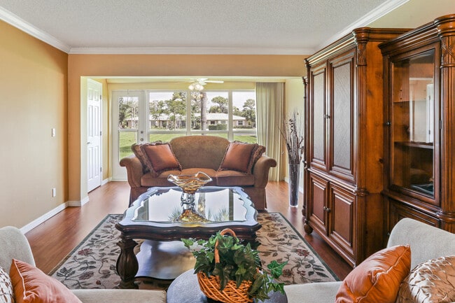 Building Photo - 2521 Pansy Ln