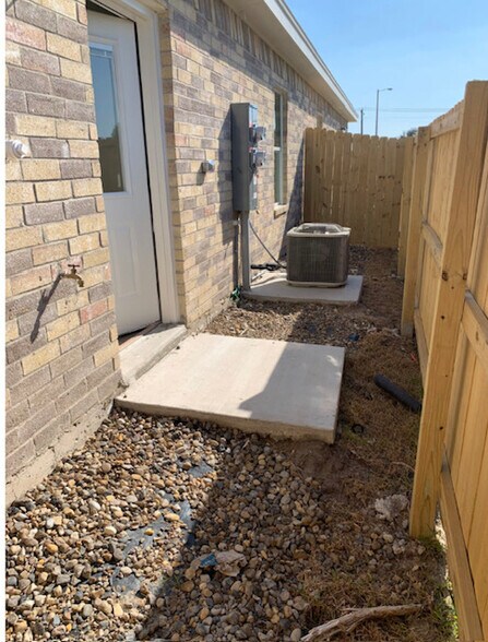 Building Photo - 1810 W Cortlandt St