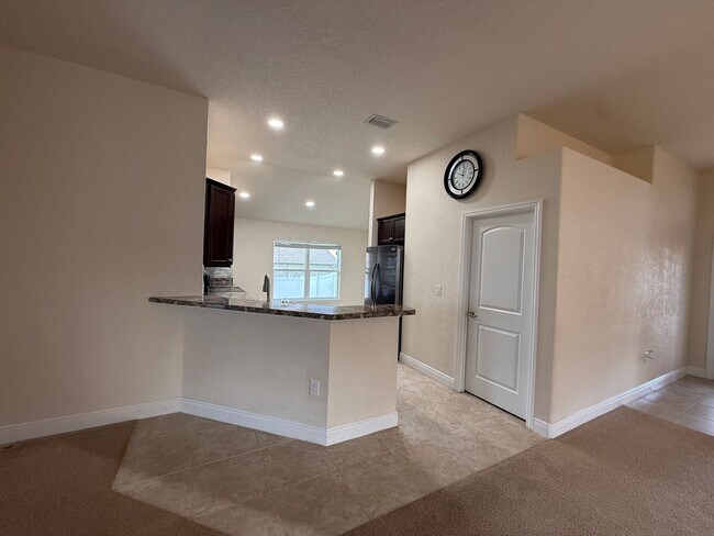Building Photo - Three bedroom two bathroom BH Home