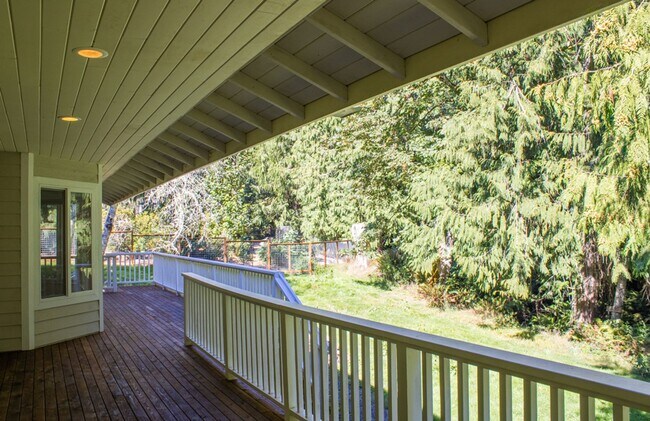 Building Photo - ***PENDING APPLICATION***Single Level 3 Bedroom, 2.5 Bath Spacious Home For Rent in Port Ludlow!