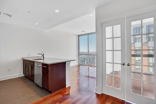Primary Photo - 201 Marin Blvd