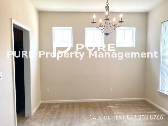 Building Photo - 160 Avonshire Dr