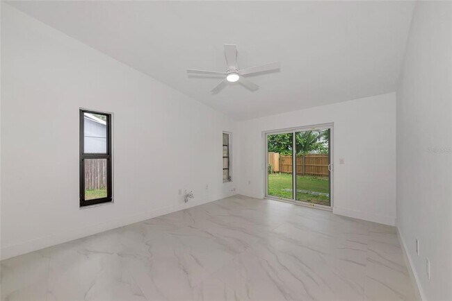 Building Photo - 1658 Ridgewood Ln