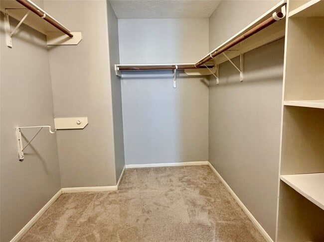 Building Photo - 6622 Grant Dr