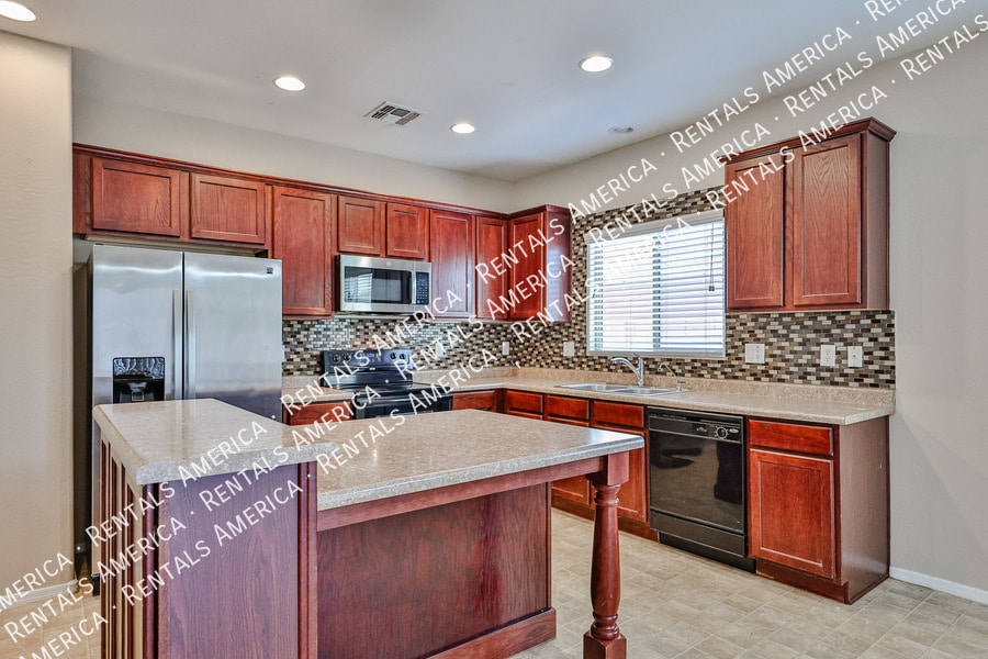 Building Photo - 3416 W la Mirada Dr