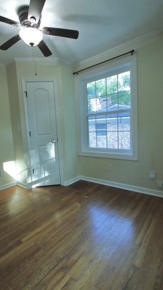 Building Photo - 1554 Geraldine Dr