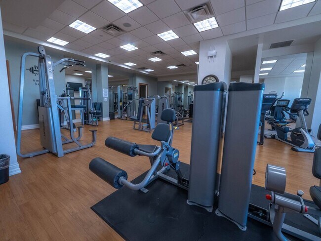 Building Photo - 2110 W 1st