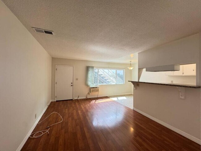 Building Photo - 1.0 bedroom in Pasadena California 91107