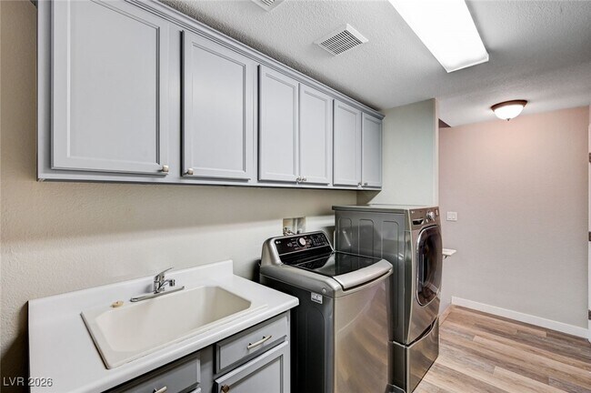 Building Photo - 11850 Tevare Ln